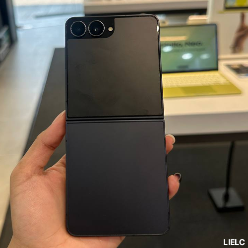 (Used) Galaxy Z Flip7 512GB Jet Black