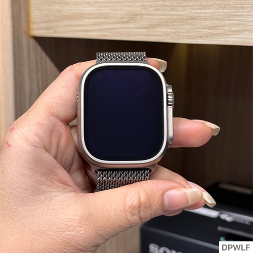 (Used) Apple Watch Ultra 2 New 49mm Natural Titanium Milanese Loop